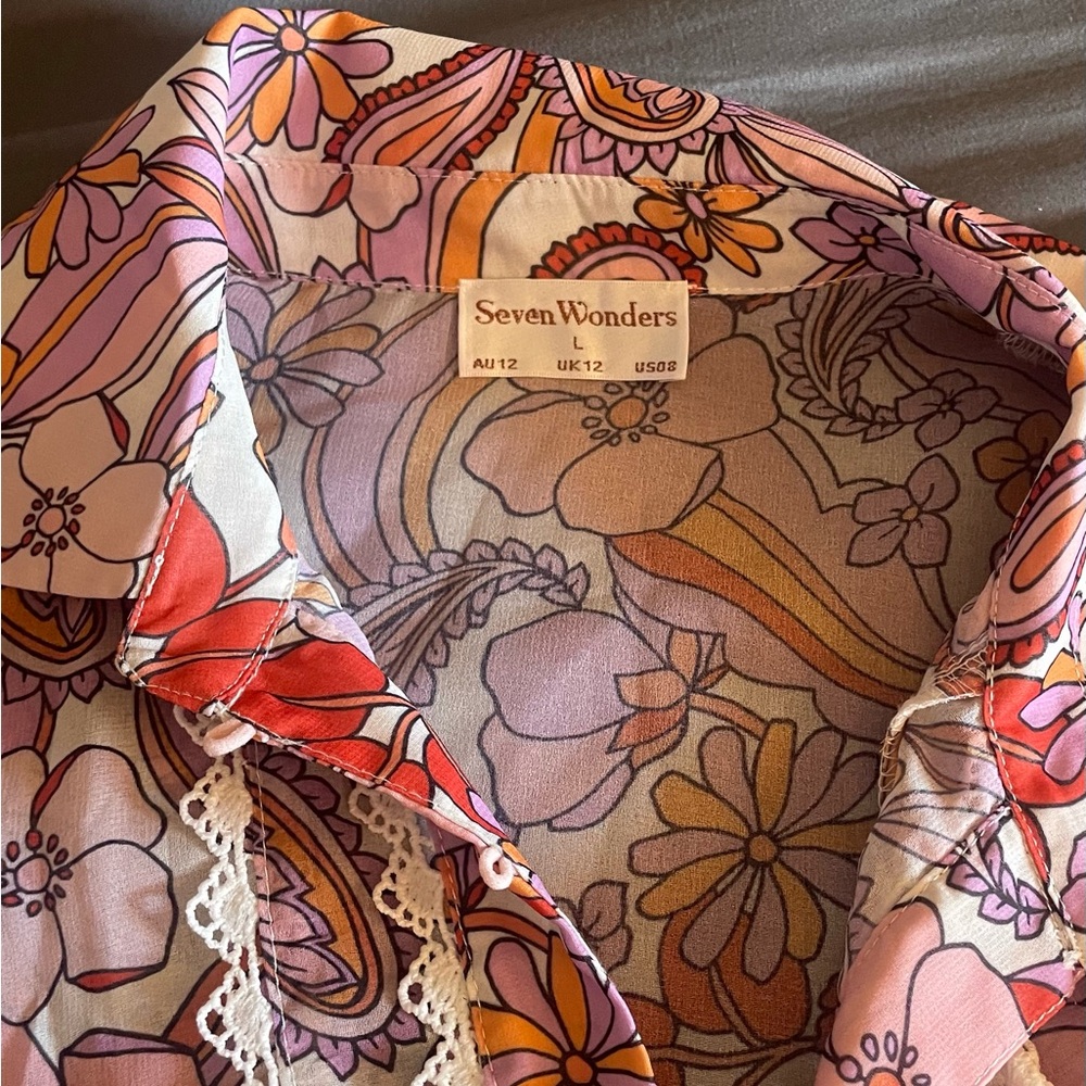 Seven Wonders sheer top size large - Picture 2 of 5